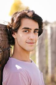 Bailey Shaw's Instagram, Twitter & Facebook