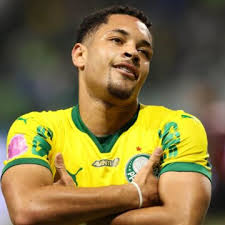 Empreendedora cria acarajé gigante de 3 kg e fatura mais de R$ 100 mil por  mês