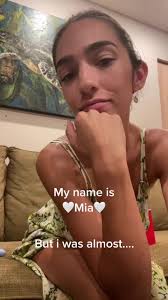 Mia Soto (@miaaasoto)