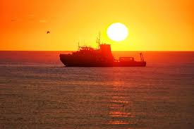 Salve de tun, ridicarea marelui pavoaz, cuvantul comandantului marinei, sau a reprezentantului acestuia, intonarea imnului de stat. 46 Ziua Marinei Constanta 2017 Pictures