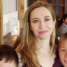 Becky Knapp (@Beckyloohoo)