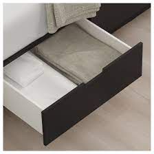 pin op decoratie
