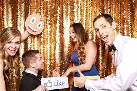 Episode of last season where booth proposes to hannah. Snapbar Blog A Photo Booth Proposal Other Fun Proposal Ideas