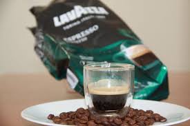 Many solutions to enjoy a quality espresso coffee right at home. Lavazza Kaffee Test Beliebteste Bohnen Im Check Roastmarket Magazin