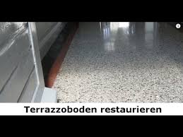 Diese fliesen sollten sie direkt nach dem. Terrazzo Schleifen Terrazzoboden Restaurieren Terrazzo Fliesen Berlin Vom Steindoktor Youtube