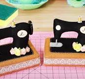 How To Sew A Sewing Machine Pin Cushion Using A Sponge - DIY Joy