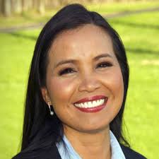 Essential Data Analytics Skills for Supply Chain Professionals