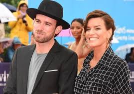 Au mois de juillet, fauve hautot présentait à la presse son compagnon, jules renaud. Fauve Hautot En Couple Avec Jules Renault Qui Est Son Compagnon Elle