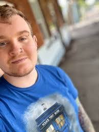 Andy Rodas's Instagram, Twitter & Facebook