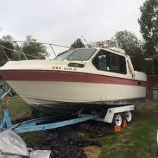 2 bedrooms, 2 full baths: Project Boat 24 Ft 1976 Reinell Cabin Cruiser Priced To Sell 500 For Sale In Federal Way Wa Offerup