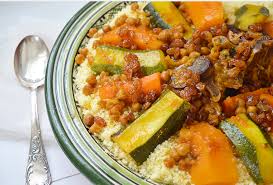 Deze hoeveelheid couscous marokkaanse kip salade bevat 6,7 gram eiwit en 6,1 gram vet waarvan 0,58 gram verzadigd vet is. Ellouisa Marokkaanse Couscous