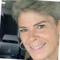 Lisa Sterrett's Instagram, Twitter & Facebook