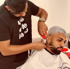Veja as últimas notícias, vídeos e entrevistas sobre arrascaeta na jovem pan. Muitos Tons De Amarelo Novidade Na Selecao Gabigol Renova O Loiro E Tera Corte Diferente Contra Cruzeiro Noticias Do Flamengo