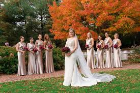 Champagne Bridesmaids Dresses With Red Roses Bouquets Photographed By Exo Photog Champagne And Red Wedding Champagne Bridesmaid Dresses Red Bridesmaid Dresses