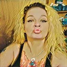 Heather Holderness's Instagram, Twitter & Facebook