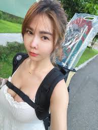 兩天一夜的家當還有濕掉的泳衣跟毛巾包包好重都快後空翻了我！