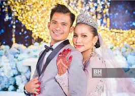 Pengarah drama azmi hatta menafikan pertunangannya dengan aktres elly mazlein telah berakhir ekoran hubungan itu dikatakan berantakan. Gelagat Elly Suami Keterlaluan
