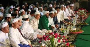 Aminah ibundanya… abdul mutholib kakeknya abu tholib pamannya… khodijah istri setia fathimah putri tercinta… semua bernasab mulia dari quraisy ternama… Habib Pencipta Pasar Klik Kaltim
