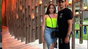 Toamna aceasta, cristi manea a făcut schimbări radicale în viaţa sa! Ce A Filmat Iubita Lui Cristi Manea In Tribune Inainte De A Fi AtacatÄ Foto Èi Video Stirileprotv Ro