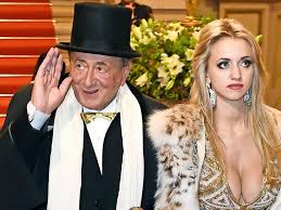 Richard mörtel lugner (born 11 october 1932) is an austrian entrepreneur in the construction industry, a viennese society figure, and a former political candidate not affiliated with any of the austrian political parties. Nach Zwei Jahren Ehe Richard Lugner Und Cathy Lassen Sich Scheiden Gt Gottinger Tageblatt