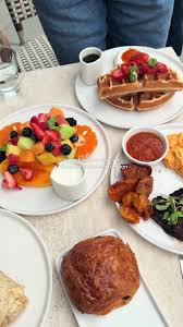 Where to Eat Breakfast in Hollywood Near The Stars | TikTok
