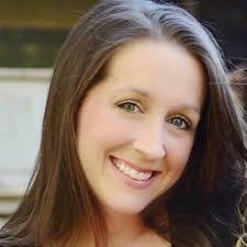 Lauren Roach's Instagram, Twitter & Facebook