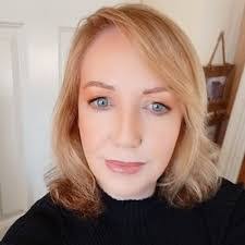 Susan Kavanagh's Instagram, Twitter & Facebook