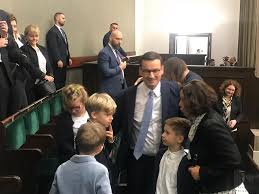 Jun 25, 2021 · premier mateusz morawiecki powiedział, że rada europejska odrzuciła propozycję zresetowania do pewnego stopnia stosunków z rosją i spotkania na najwyższym szczeblu bez zakończenia agresywnej, prowokacyjnej polityki rosyjskiej wobec najbliższych sąsiadów, ale także wobec państw ue. Expose Mateusza Morawieckiego Zona Premiera Z Dziecmi W Sejmie Wp Wiadomosci