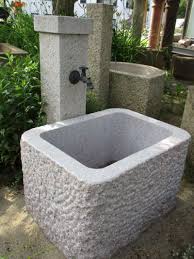 Granitbrunnen Fur Den Garten Brunnencenter Allgau In 2020 Steinbrunnen Brunnen Grabbepflanzung