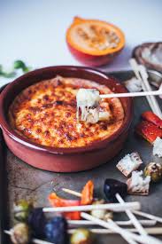 Saisonal Schmeckt S Besser Silvester Spezial Kasefondue Aus Dem Ofen Mit Gerostetem Wintergemuse Rezept Lebensmittel Essen Rezepte Lecker