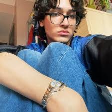 Karissa Munoz's Instagram, Twitter & Facebook