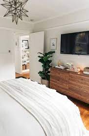 50 Small Apartment Decorating Ideas On A Budget Apartment Decorating Small Small Master Bedroom Bedroom Inspirations Small Apartment Decorating
