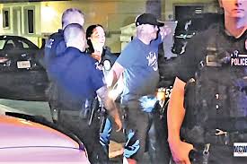 Ed grabianowski most of us have a love/hate relationship with police cars. Phoneslingers Haunt And Taunt Mesa Cops News Eastvalleytribune Com