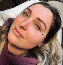 Hi girls! I'm just starting my journey as an eyebrow stylist! And I'm  looking for models to practice and build my portfolio 😊 If any of you are  fancy to give your