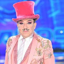 En varias oportunidades incursionó como actor. La Asombrosa Historia De Anibal Pachano El Jurado Argentino De Bailando Por Un Sueno Que Participa En Vina 2020 Guioteca