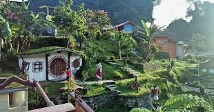 Rumah hobbit paraland resort / harga menginap di rumah. Wah Ada Rumah Hobbit Nih Di Karo Sudah Berkunjung Pariwisata Sumut