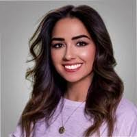 Lauren Spinelli's Instagram, Twitter & Facebook