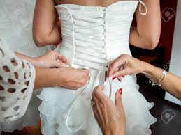 Kaufen brautmutterkleider von bridesire, riesige auswahl, niedrige preise und hohe qualität. Bridesmaid Schnurung Hinten Hochzeitskleid Lizenzfreie Fotos Bilder Und Stock Fotografie Image 35087047