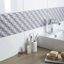 Une cuisine tout en longueur, qui n'en reste pas moins fonctionnelle. Carrelage Mur Decor 3d Gris 20 X 40 Cm Bubble Vendu Au Carton Castorama