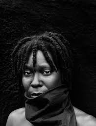Whoopi Goldberg New York Whoopi Goldberg New York En 2020 Retratos De Celebridades Retratos Actrices