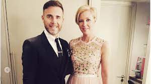 Der sänger gary barlow ist am boden zerstört, nachdem seine frau dawn am wochenende ihre tochter tot zur welt gebracht hatte. Gary Barlow Der Take That Star Spricht Erstmals Offen Uber Den Tod Seiner Tochter Poppy