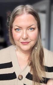 using lighter to apply eyeliner