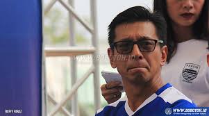 Kamu bisa bikin dari foto sendiri, artis idola hingga hewan peliharaan. Bobotoh Id Teddy Tjahjono Kritik Wasit Madura Utd Vs Persib