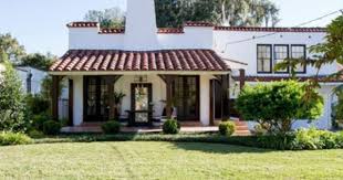 1212 River Oaks Rd Jacksonville Fl 32207 Zillow House Styles Oaks Outdoor Decor