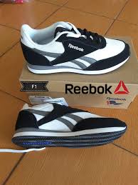 This storming return, both in style and innovation, is what has given it the right to have a place in this list. Sepatu Reebok Original Light Fitness Com