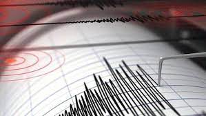 İstanbul'da deprem kısa süreliğe paniğe neden oldu! Tbr 3ztjd7b Mm