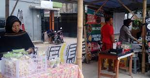 Latar belakang upaya peningkatan mutu pendidikan merupakan suatu kegiatan yang tidak pernah lepas dari perhatian kita semua, oleh karena itu perlu adanya strategi yang tepat untuk melaksanakannya, salah satu program yang akan dilaksanakan oleh sman 3 sengkang berkenaan dalam hal ini yakni bazar. Tips Mengadakan Kegiatan Bazar Di Lingkungan Masyarakat