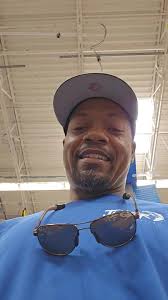 Walmart how the hell yall don't have Tap to pay with my phone???? Even  piggly wiggly have tap to pay... come