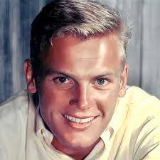 Charles Gillan's Instagram, Twitter & Facebook