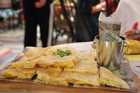 مطعم دكاكين Dikakeen Restaurant